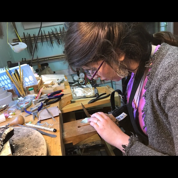 Meet your Posher, Emily - Picture 2 of 6